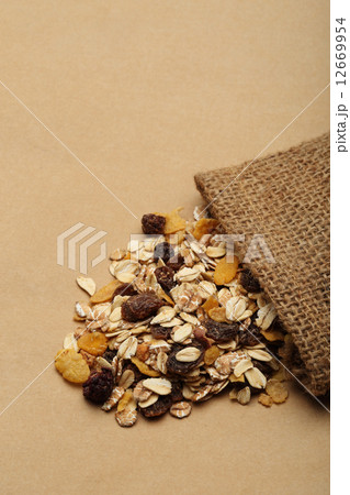 The cereal mix with prunes and raisins in sack for breakfast  12669954