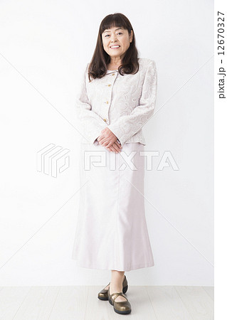 ポートレート　シニア女性 12670327