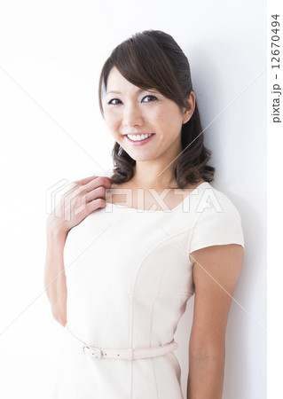 ポートレート ミドル女性 ポートレート ミドル女性 12670494