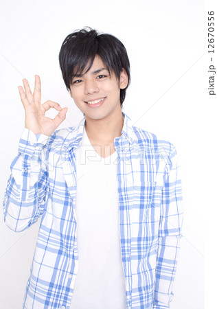若者ポートレート 12670556