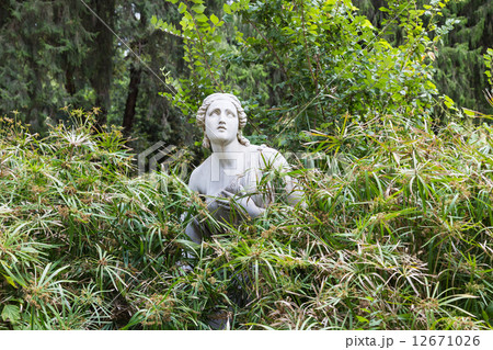 Pincio park fountain in Rome 12671026