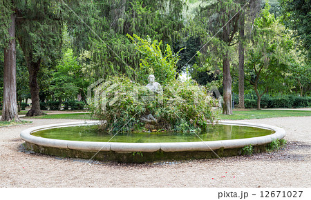 Pincio park fountain in Rome Pincio park fountain in Rome 12671027