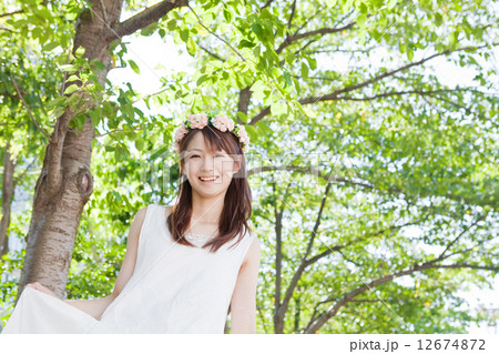 女性　ポートレート 12674872