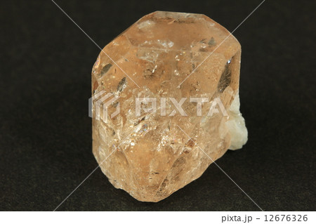 トパーズ 12676326