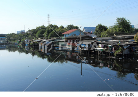 バンコクの運河 12678680