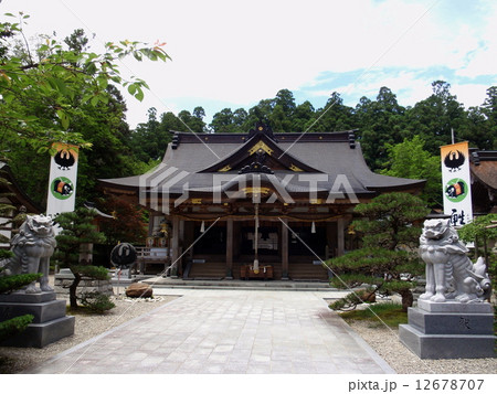 熊 野 三 山 ・ 本 宮 大社 拝殿・狛犬 ( 和歌山県 田辺市 ) 熊 野 三 山 ・ 本 宮 大社 拝殿・狛犬 ( 和歌山県 田辺市 ) 12678707