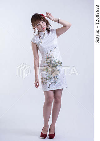 チャイナドレスの台湾人女性の写真素材 1266