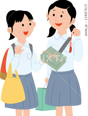 修学旅行でお土産を買う女子学生2人 修学旅行でお土産を買う女子学生2人 12687615