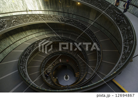 らせん階段 らせん階段 12694867