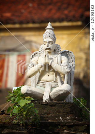 Garuda statue 12698132