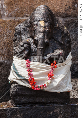 Ganesh Hindu god statue 12698253