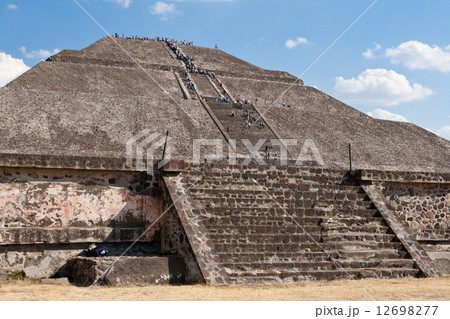 Pyramid of the Sun. Teotihuacan, Mexico Pyramid of the Sun. Teotihuacan, Mexico 12698277