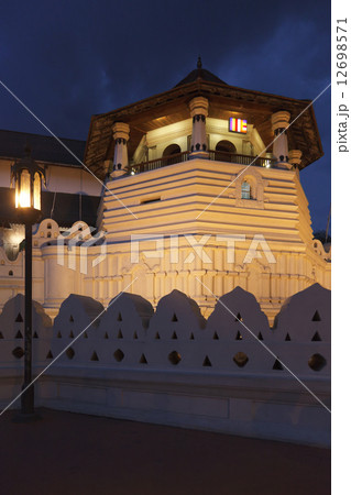 Temple of the Tooth. Evening. Sri Lanka Temple of the Tooth. Evening. Sri Lanka 12698571