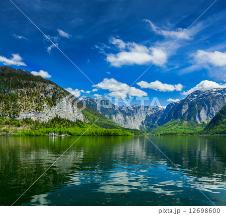 Hallst**tter See mountain lake in Austria 12698600