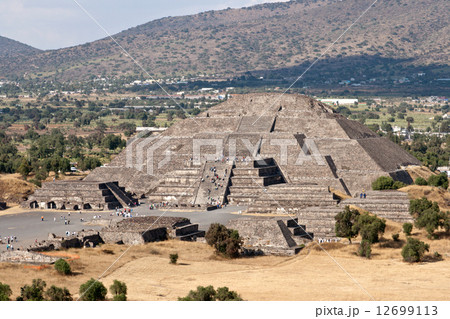 Pyramid of the Moon. Teotihuacan, Mexico 12699113