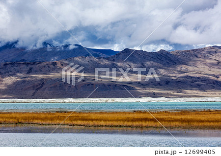 Himalayan lake Tso Kar in Himalayas, Ladakh, India 12699405