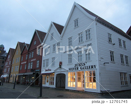 ブリッゲン 12701745