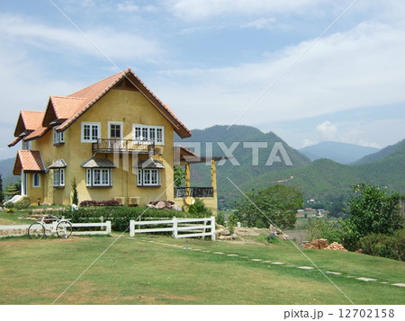 yellow house on the hill. yellow house on the hill. 12702158