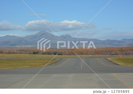 根室中標津空港の滑走路 根室中標津空港の滑走路 12705695