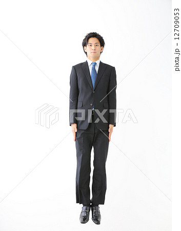 ジャンプ・男性ビジネスマン 12709053