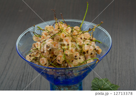 White currant 12713378