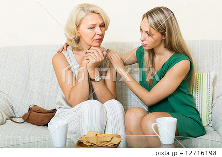 Mother tries reconcile with daughter Mother tries reconcile with daughter 12716198