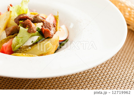 meat with potatoes 12719962