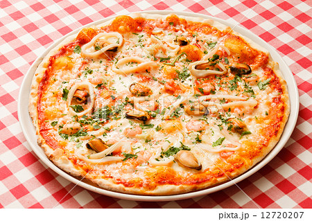 tasty pizza 12720207