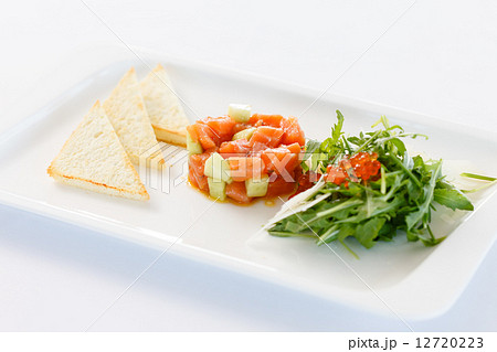 salmon tartar 12720223