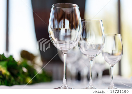 wine glasses 12721190