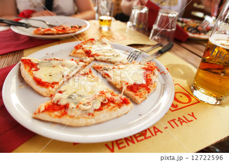 Italy pizza 12722596