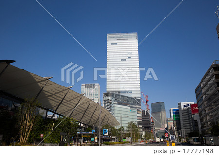 東京駅八重洲口とグランルーフ 12727198