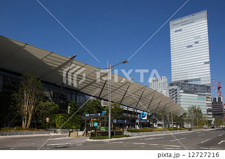 東京駅八重洲口とグランルーフ 12727216
