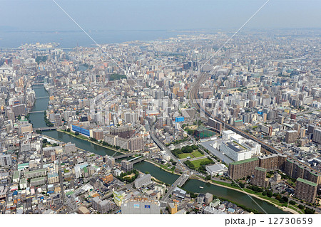 博多の街並みを空撮 12730659