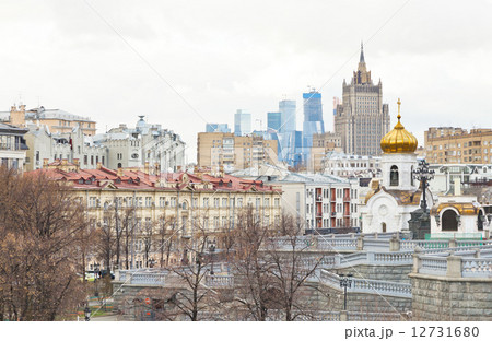 Moscow skyline with cathedral and skyscraper Moscow skyline with cathedral and skyscraper 12731680