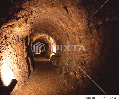 「世界文化遺産」石見銀山、龍源寺間歩/「国指定史跡」「国指定重要伝統的建造物群保存地区」 12732248