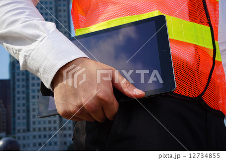Construction Professionals Collaboration Tools Ipad Safety Jacket in Urban Singapore City Construction Professionals Collaboration Tools Ipad Safety Jacket in Urban Singapore City 12734855