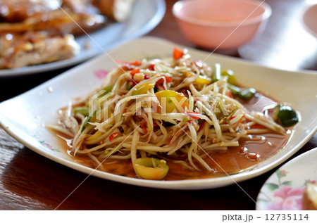 spicy papaya salad 12735114