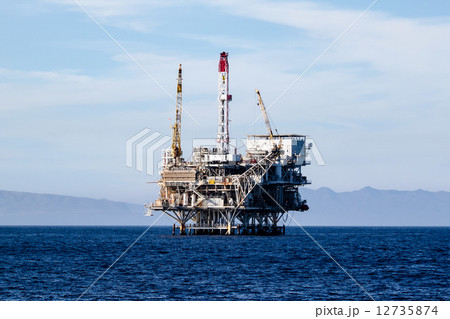 Oil Rig 12735874