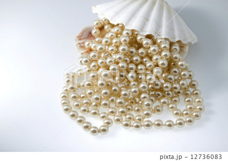 Pearl necklace Pearl necklace 12736083