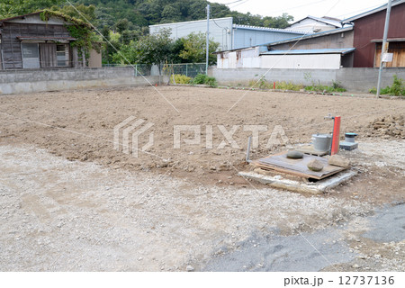 地縄張り 12737136