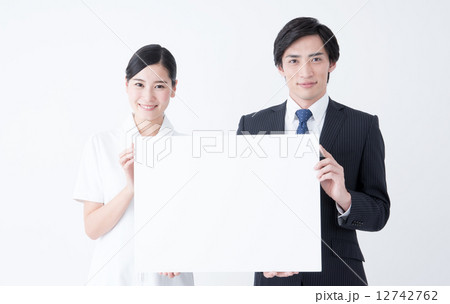 看護師とビジネスマン 12742762