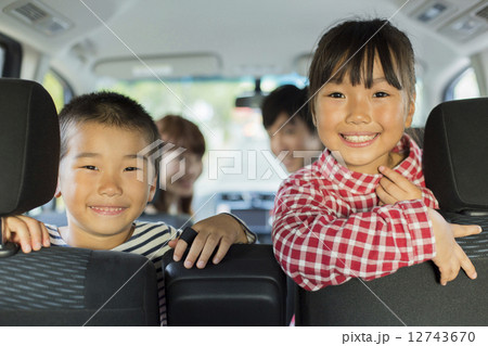 家族旅行 12743670