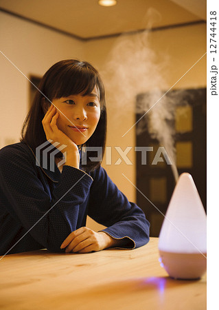 夜のライフスタイル 夜のライフスタイル 12744418