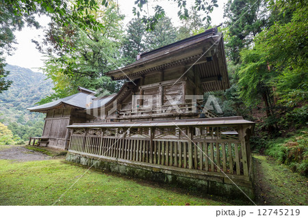 鰐淵寺・常行堂と摩陀羅神社 12745219