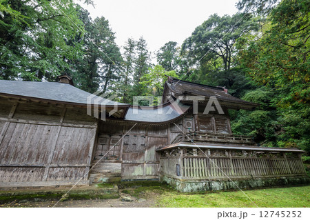 鰐淵寺・常行堂と摩陀羅神社 鰐淵寺・常行堂と摩陀羅神社 12745252