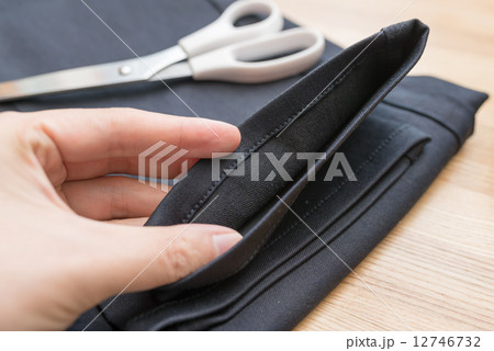 裾上げ 12746732
