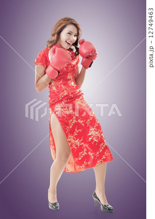 fighting Chinese woman fighting Chinese woman 12749463