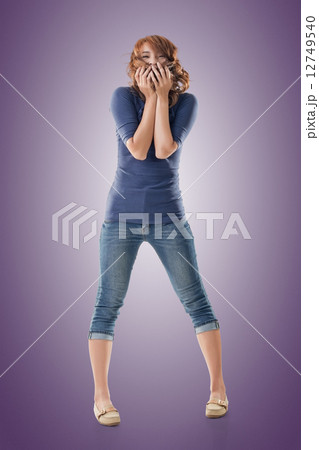 Excited Asian young girl 12749540