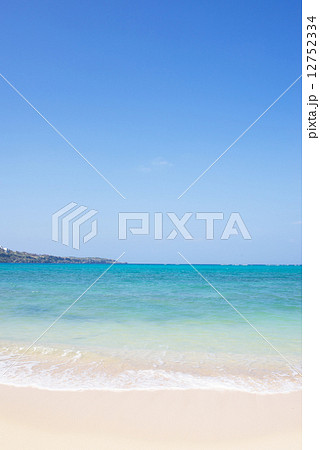 沖縄のビーチ・宇加地近隣公園ビーチ 12752334